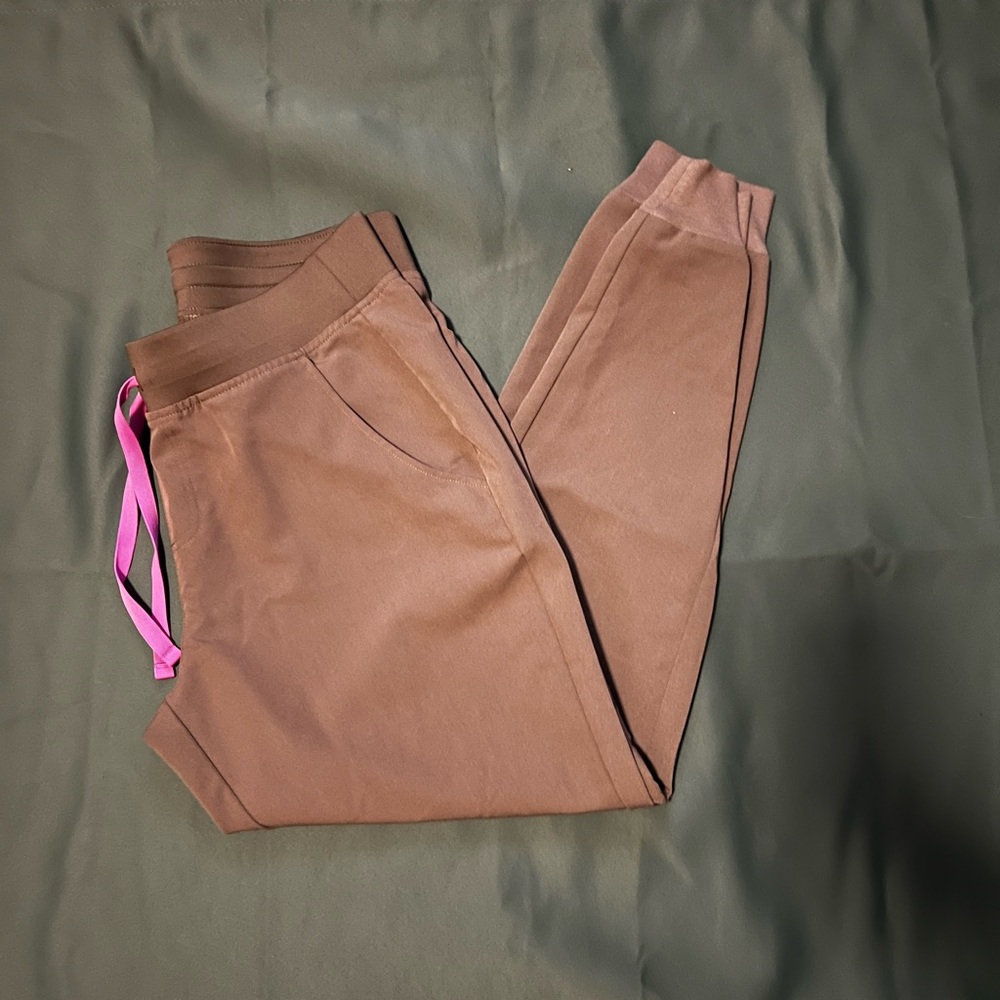 FIG Clothing Zamora Jogger Scrub Pants in smokey taupe